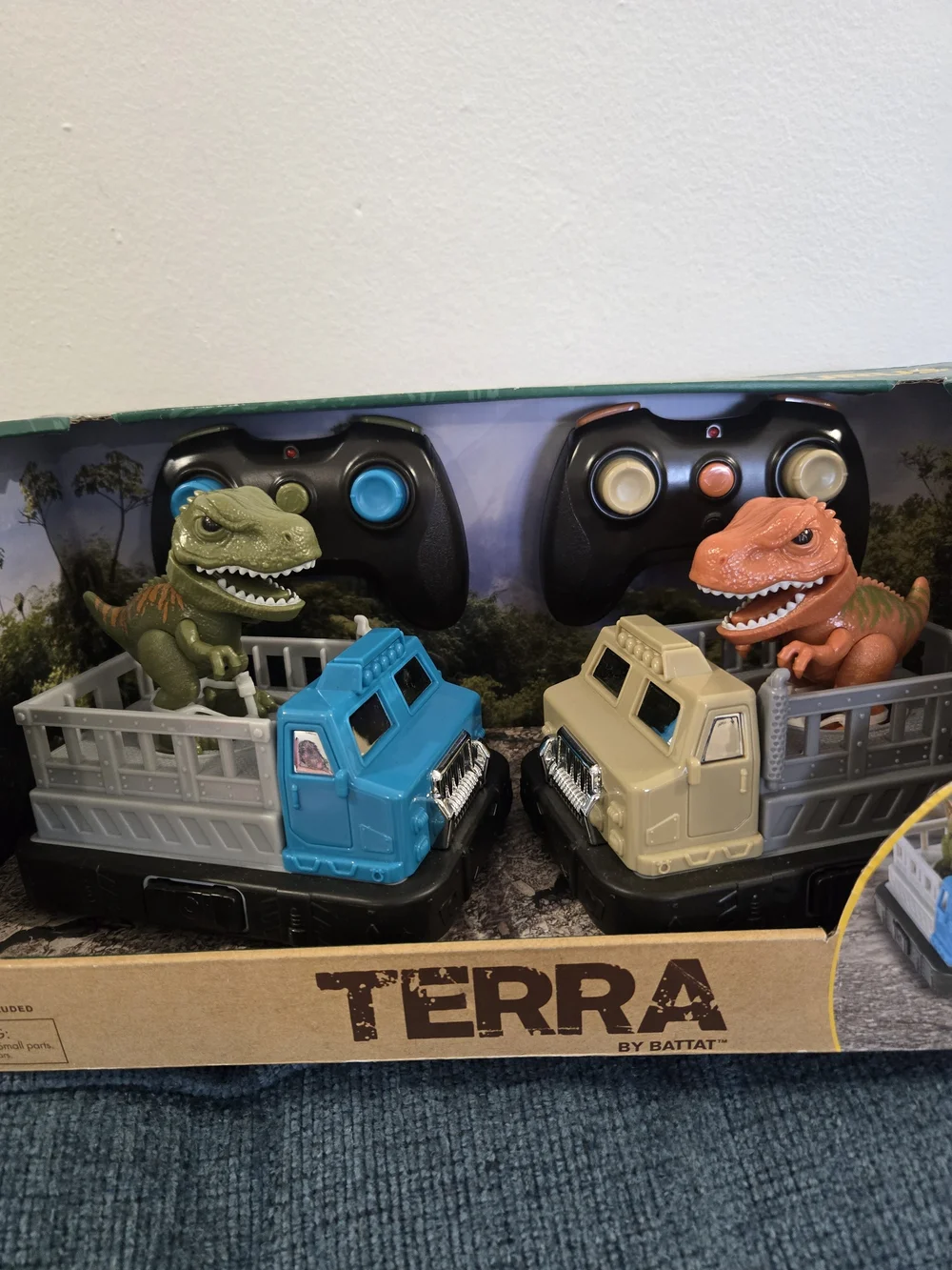 TERRA Remote Control Dinosaur Truck Duo - Green & Orange Dinosaurs
